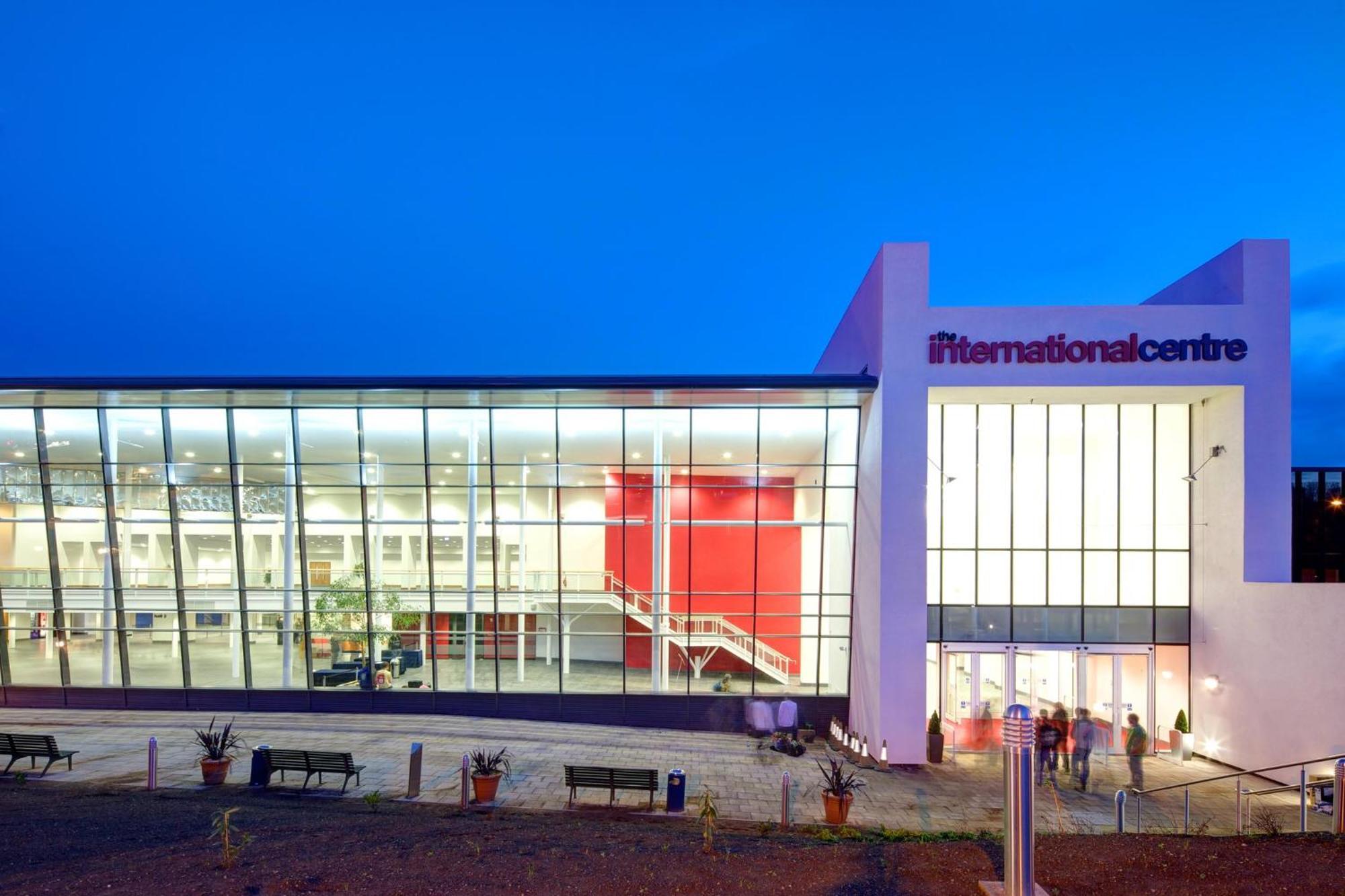 Holiday Inn Telford Ironbridge By Ihg Exterior foto